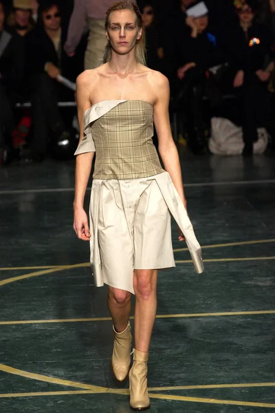 Look 28